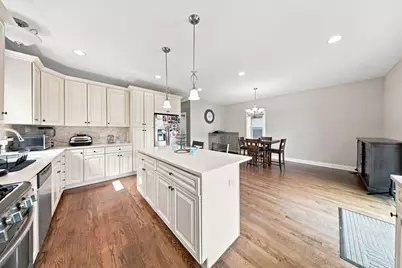 5337 W Barry Avenue, Chicago, IL 60641 - Photo 12