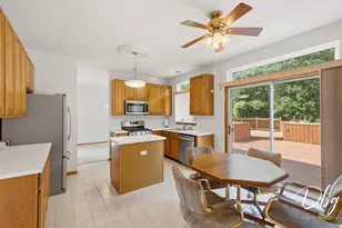566 W Wildspring Rd, Round Lake, IL 60073 - Photo 26
