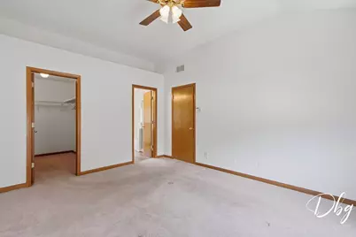 566 W Wildspring Road, Round Lake, IL 60073 - Photo 36