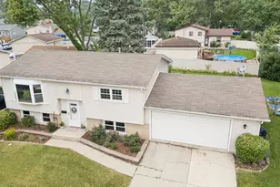 5700 Victoria Dr, Oak Forest, IL 60452 - Photo 2