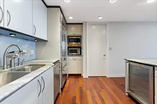 180 E Pearson St, Chicago, IL 60611 - Photo 20