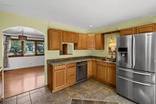 18595 W Pamela Pl, Gurnee, IL 60031 - Photo 4