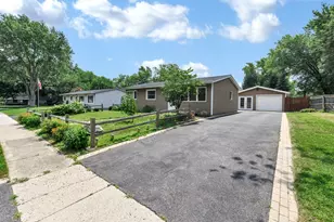18595 W Pamela Pl, Gurnee, IL 60031 - Photo 1