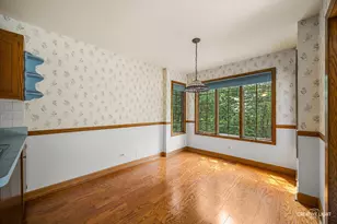 1109 Foxtail Ct, Darien, IL 60561 - Photo 6