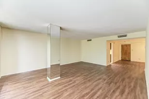 465 W Dominion Dr, Wood Dale, IL 60191 - Photo 10