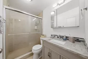 1560 N Sandburg Terrace, Chicago, IL 60610 - Photo 10
