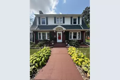 186 N Du Bois Avenue, Elgin, IL 60123 - Photo 1