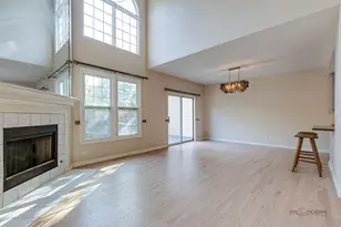 4405 Middleton Pl, Lisle, IL 60532 - Photo 10