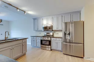 4405 Middleton Pl, Lisle, IL 60532 - Photo 18