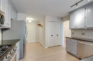 4405 Middleton Pl, Lisle, IL 60532 - Photo 16