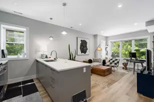 833 N Hoyne Ave, Chicago, IL 60622 - Photo 2