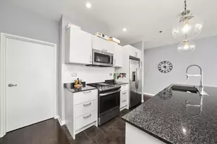 653 N Kingsbury St, Chicago, IL 60654 - Photo 12