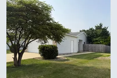 342 E Myrtle Street, Herscher, IL 60941 - Photo 4