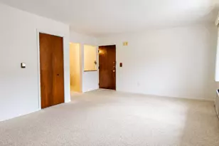 1243 Washington Street E, Des Plaines, IL 60016 - Photo 4