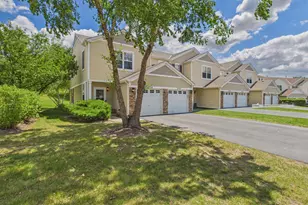 2254 Flagstone Ln, Carpentersville, IL 60110 - Photo 2