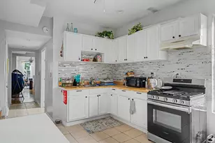 852 N Springfield Ave, Chicago, IL 60651 - Photo 12