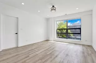4350 W Lawrence Ave, Chicago, IL 60630 - Photo 4