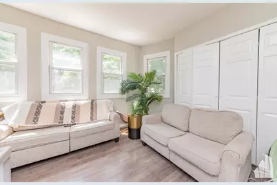 2923 N Avers Avenue #2, Chicago, IL 60618 - Photo 2