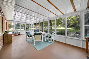 205 Sharon Dr, Sleepy Hollow, IL 60118 - Photo 6