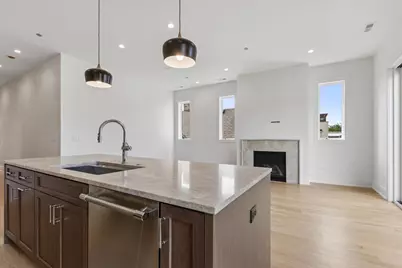 3820 N Damen Avenue #2, Chicago, IL 60618 - Photo 6