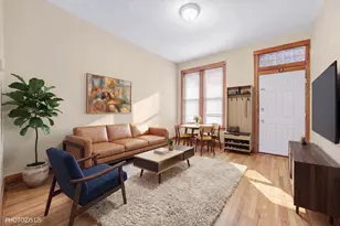 835 N Maplewood Ave, Chicago, IL 60622 - Photo 2