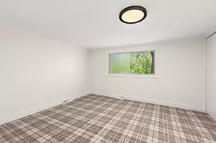 1010 Osage Dr, McHenry, IL 60051 - Photo 8