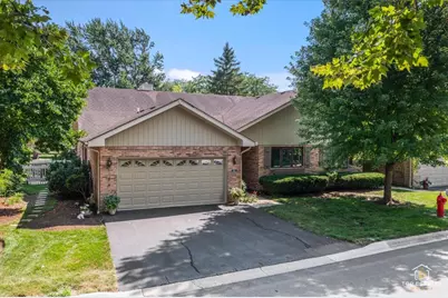 232 Royal Lane #232, Bloomingdale, IL 60108 - Photo 2