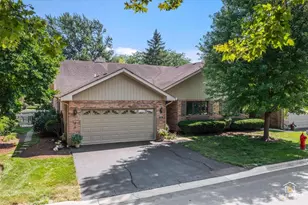 232 Royal Ln, Bloomingdale, IL 60108 - Photo 2