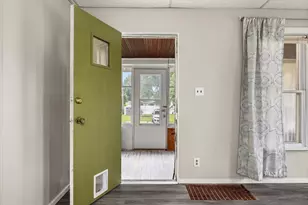 109 W Moore St, Ottawa, IL 61350 - Photo 10