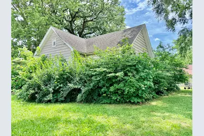 214 E Reynolds Street, Pontiac, IL 61764 - Photo 4