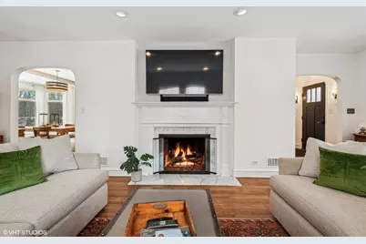 [Address not provided], Glenview, IL 60025 - Photo 4