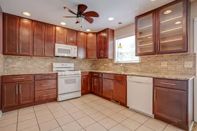 2382 N Quaker Hollow Lane, Round Lake Beach, IL 60073 - Photo 10