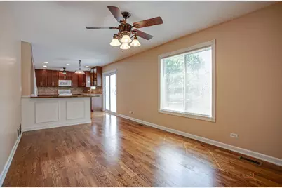 2382 N Quaker Hollow Lane, Round Lake Beach, IL 60073 - Photo 8