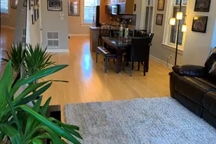 1921 W Evergreen Ave, Chicago, IL 60622 - Photo 2
