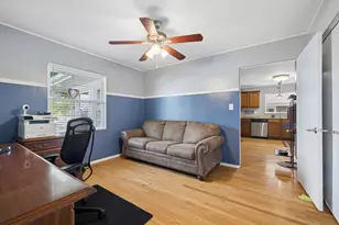 620 E 10th St, Lockport, IL 60441 - Photo 14
