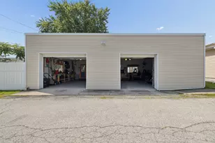 620 E 10th St, Lockport, IL 60441 - Photo 26