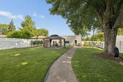 620 E 10th Street, Lockport, IL 60441 - Photo 22