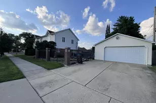 1131 E Grant Dr, Des Plaines, IL 60016 - Photo 26