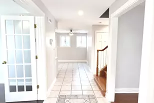 1131 E Grant Dr, Des Plaines, IL 60016 - Photo 2