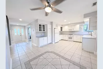 1131 E Grant Drive, Des Plaines, IL 60016 - Photo 4