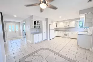 1131 E Grant Dr, Des Plaines, IL 60016 - Photo 4