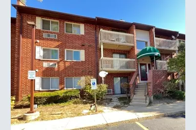820 N Lakeside Drive #3A, Vernon Hills, IL 60061 - Photo 1