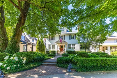 106 E Woodland Road, Lake Forest, IL 60045 - Photo 2