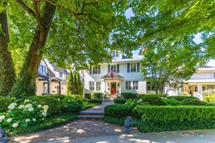 106 E Woodland Rd, Lake Forest, IL 60045 - Photo 2