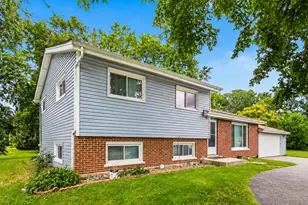 1352 Glen Ellyn Rd, Glendale Heights, IL 60139 - Photo 2
