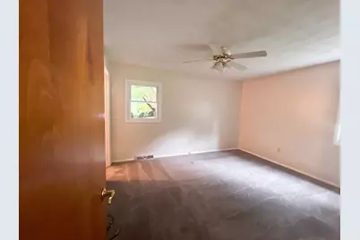 912 Hollycrest Drive, Champaign, IL 61821 - Photo 4