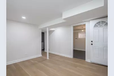 8504 S Baltimore Avenue, Chicago, IL 60617 - Photo 12
