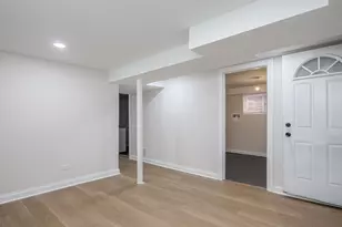 8504 S Baltimore Ave, Chicago, IL 60617 - Photo 12