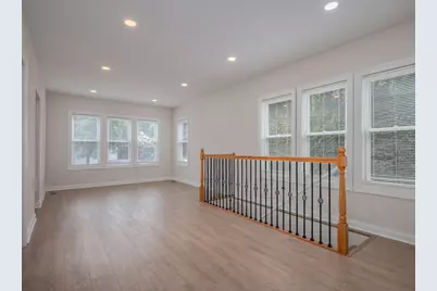 8504 S Baltimore Avenue, Chicago, IL 60617 - Photo 4