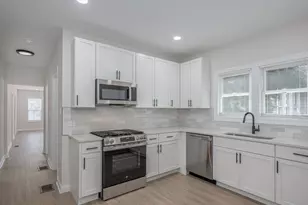 8504 S Baltimore Ave, Chicago, IL 60617 - Photo 6